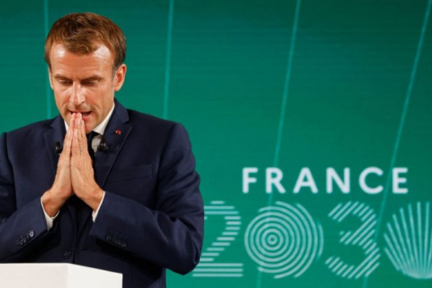 Франція знову відкрито зізнається у своїй старій "ядерній любові"