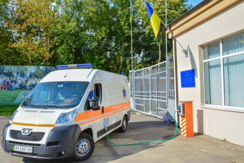 В Киеве появилась бесплатная станция для заправки электромобилей