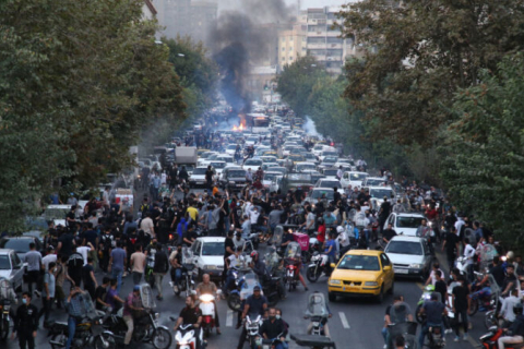 По последним данным, в Иране убиты, по меньшей мере, 326 демонстрантов