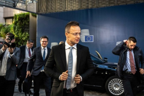 Венгрия нажимает на стоп-кран — министр иностранных дел отвергает обвинения Бербок в «игре» на финансовой помощи Украине