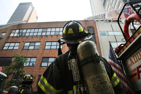 Десятки человек пострадали в результате пожара в Нью-Йорке из-за литиевой батареи