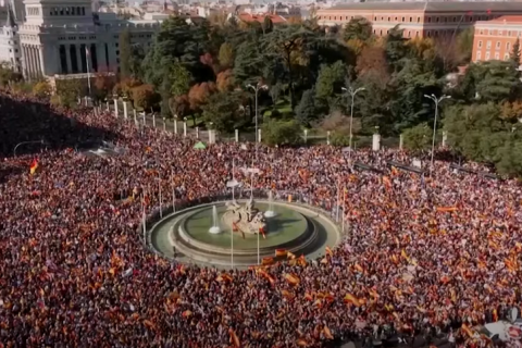 Акция против амнистии каталонским сепаратистам собрала около 170 тыс. человек в Испании