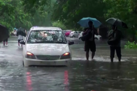 Циклон Мічаунг обрушився на південь Індії – 13 людей загинули від повеней та дощу (ВІДЕО)