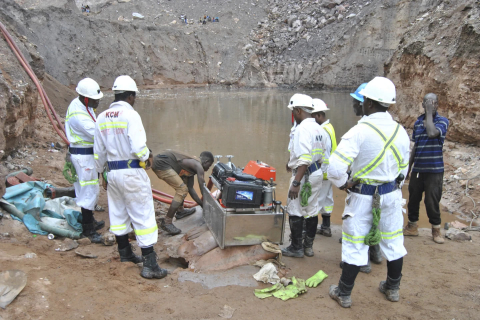 Оползни в Замбии погребли под собой шахтеров, нелегально рывших туннели, убив 7 человек и оставив более 20 пропавшими без вести