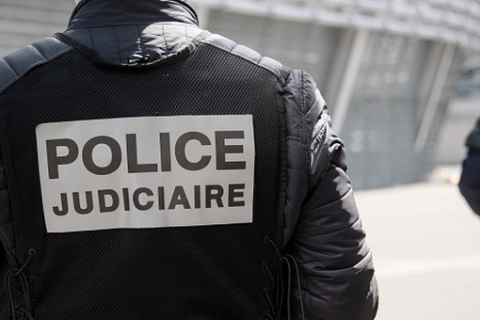 Во время новогодних праздников Франция задействовала 90 000 полицейских для охраны порядка