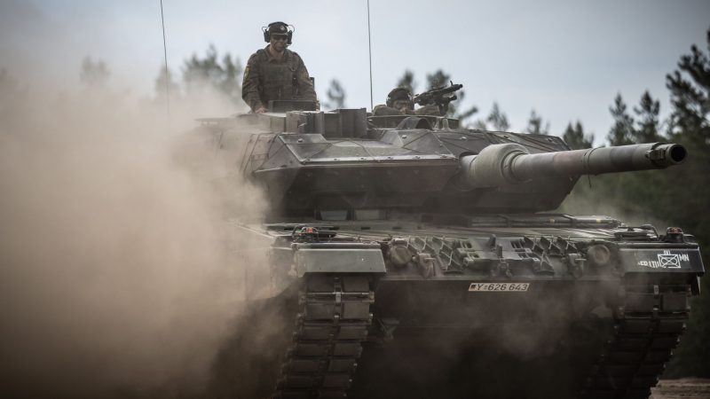 Танк Leopard 2 Бундесверу. (Michael Kappeler/dpa)